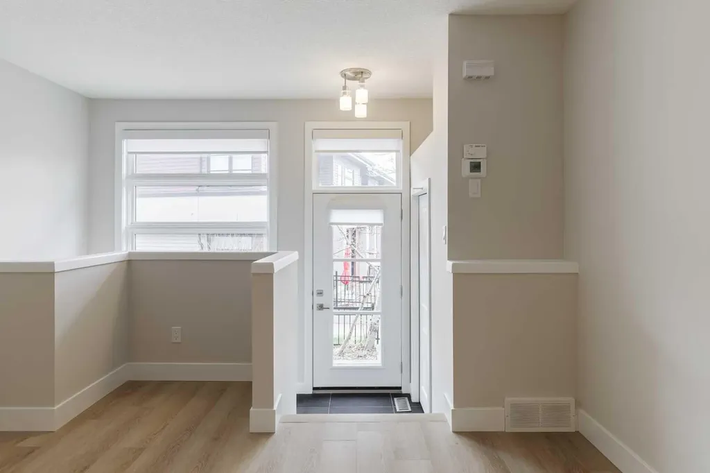 206 Aspen Hills Villas SW Calgary AB t3h 0H8