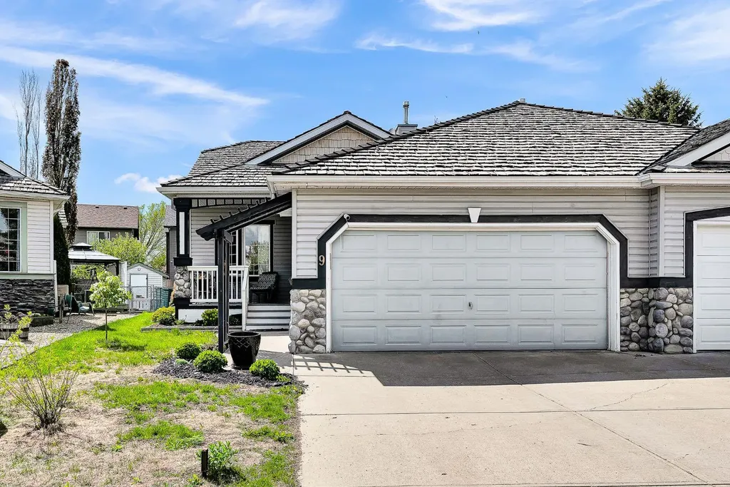9 Chaparral Villas SE Calgary AB T2X 3N2