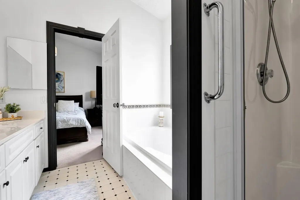 9 Chaparral Villas SE Calgary AB T2X 3N2