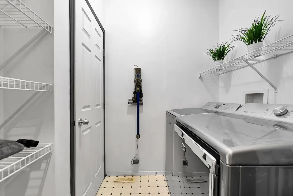 9 Chaparral Villas SE Calgary AB T2X 3N2