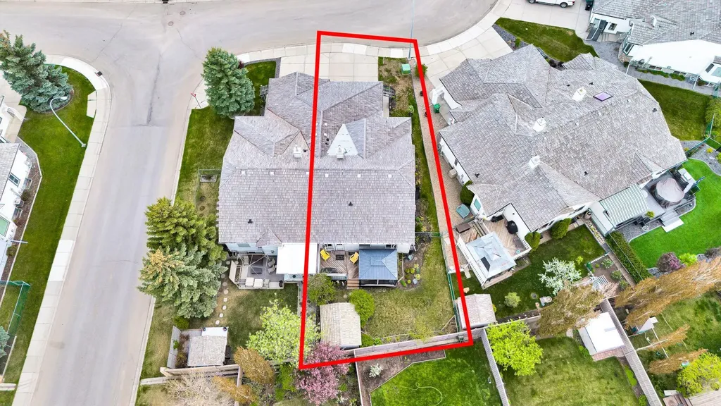9 Chaparral Villas SE Calgary AB T2X 3N2