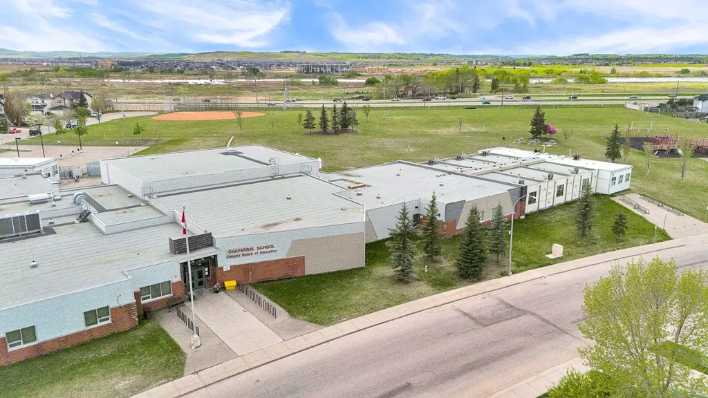 9 Chaparral Villas SE Calgary AB T2X 3N2