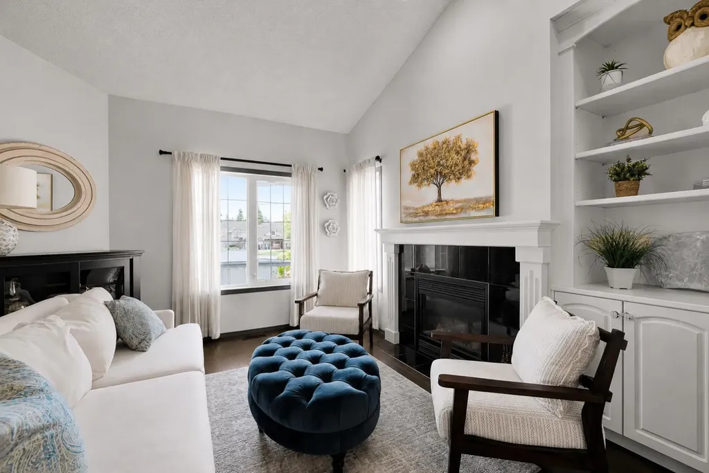 9 Chaparral Villas SE Calgary AB T2X 3N2