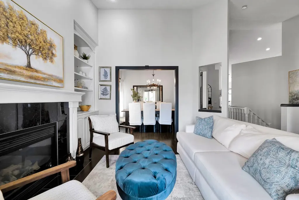 9 Chaparral Villas SE Calgary AB T2X 3N2