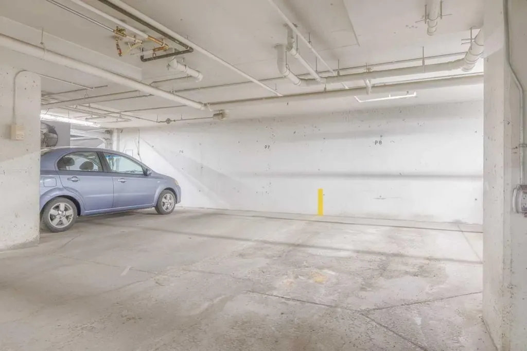 1717 60 Street SE Calgary AB T2A 7Y7