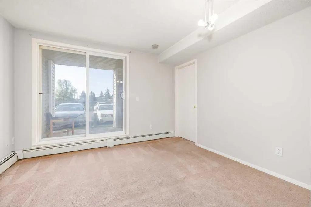 1717 60 Street SE Calgary AB T2A 7Y7