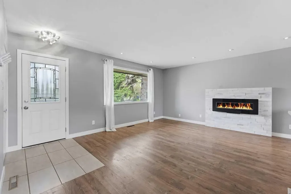 819 Avonlea Place SE Calgary AB T2H 1W4