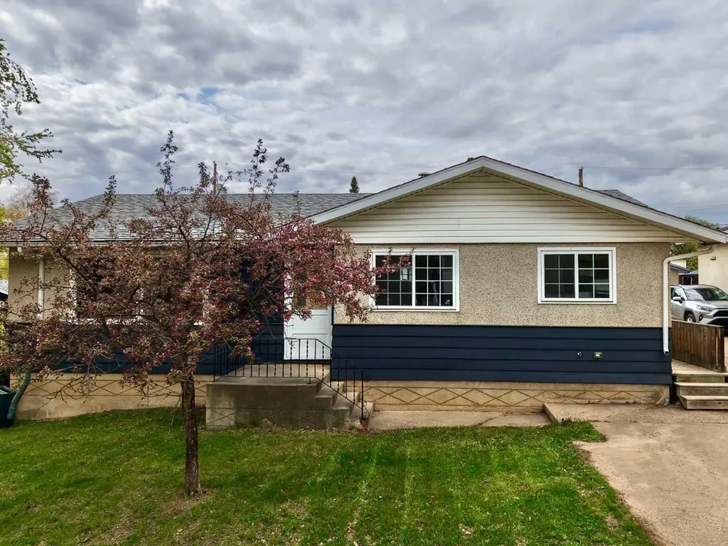 10120 105 Avenue Peace River AB T8S 1K9