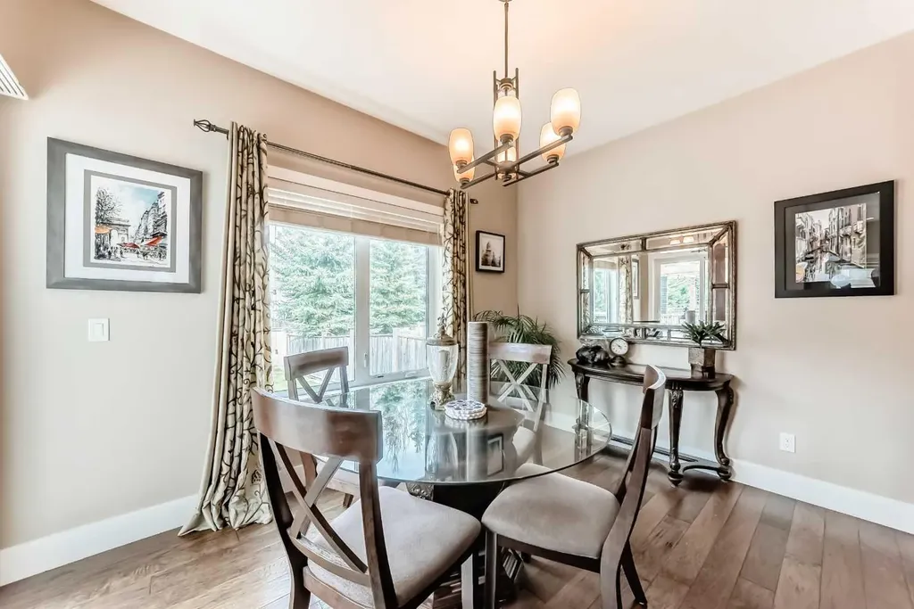 32 Westmore Place SW Calgary AB T3H 0Z2