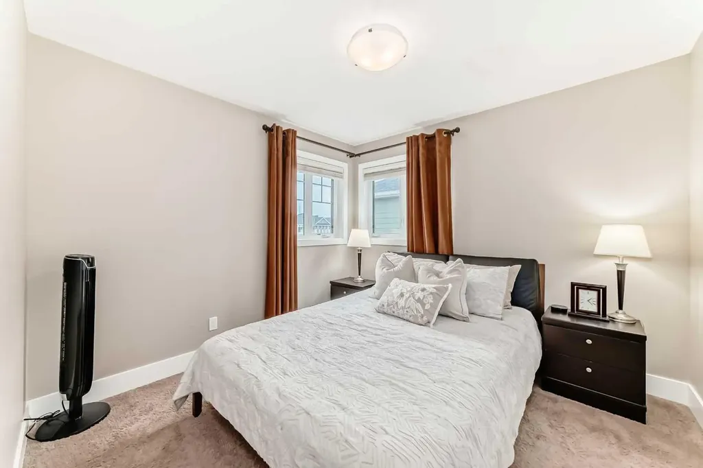32 Westmore Place SW Calgary AB T3H 0Z2