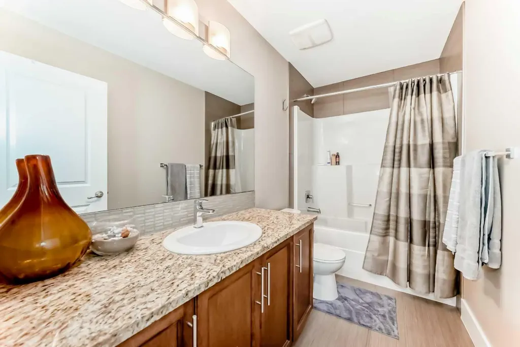 32 Westmore Place SW Calgary AB T3H 0Z2