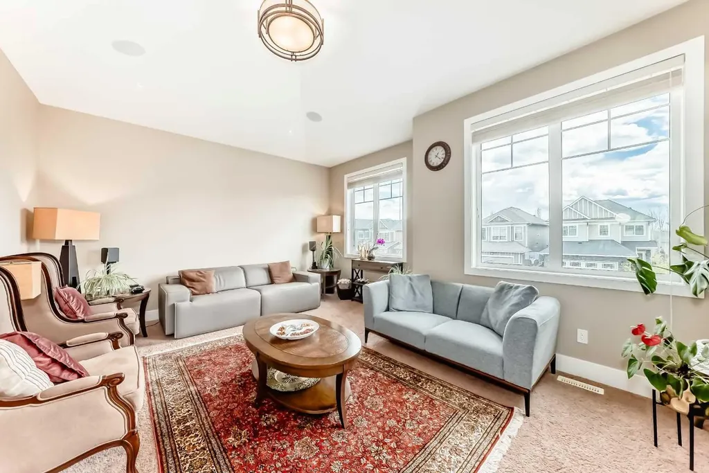 32 Westmore Place SW Calgary AB T3H 0Z2