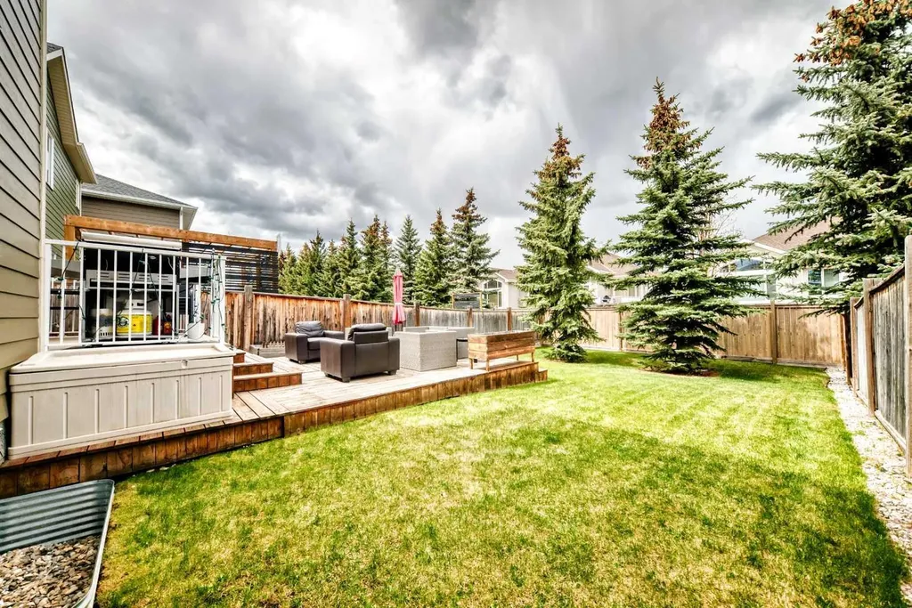 32 Westmore Place SW Calgary AB T3H 0Z2