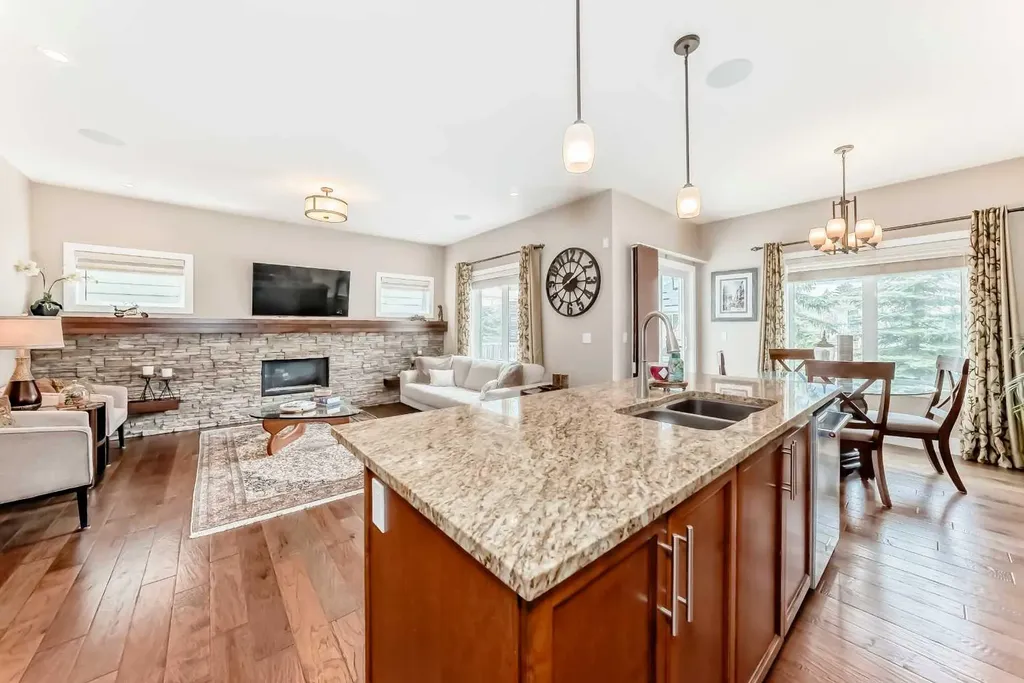 32 Westmore Place SW Calgary AB T3H 0Z2