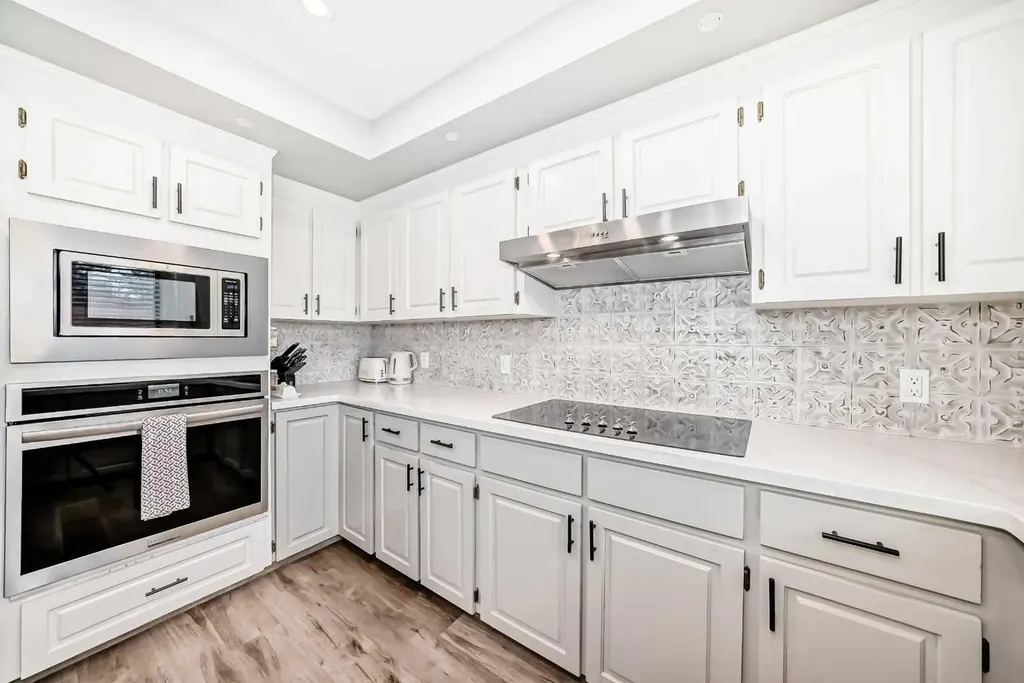 47 Canterbury Court SW Calgary AB T2W 6C2