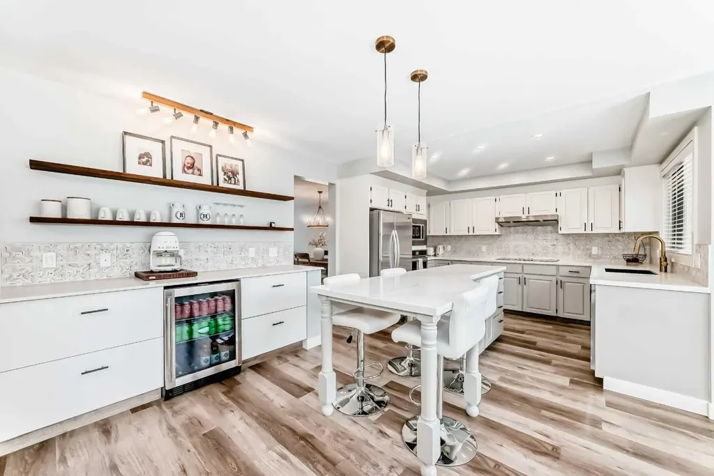 47 Canterbury Court SW Calgary AB T2W 6C2