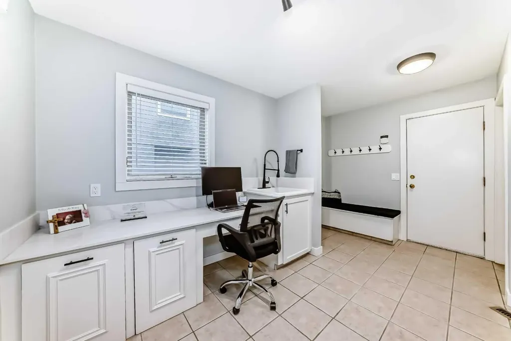 47 Canterbury Court SW Calgary AB T2W 6C2