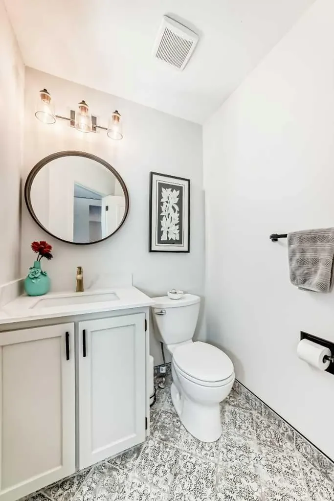 47 Canterbury Court SW Calgary AB T2W 6C2