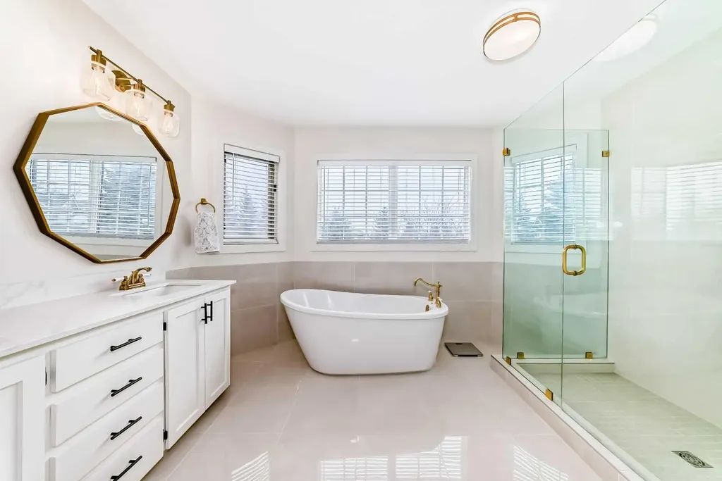 47 Canterbury Court SW Calgary AB T2W 6C2