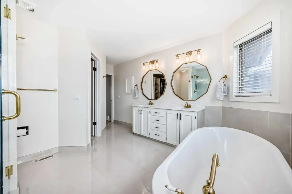 47 Canterbury Court SW Calgary AB T2W 6C2