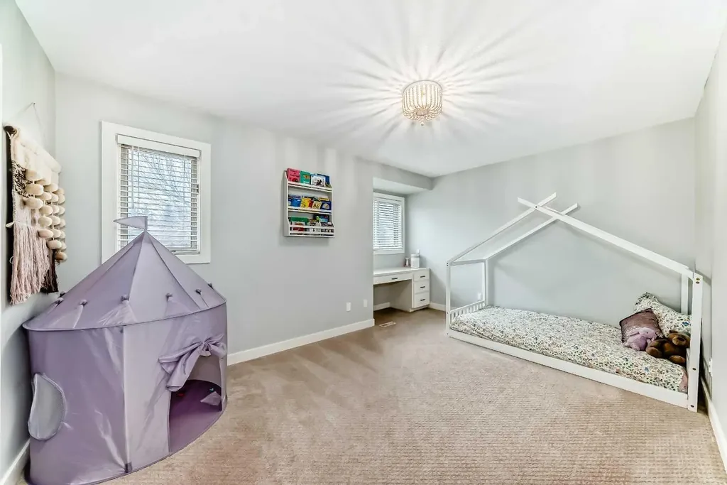 47 Canterbury Court SW Calgary AB T2W 6C2