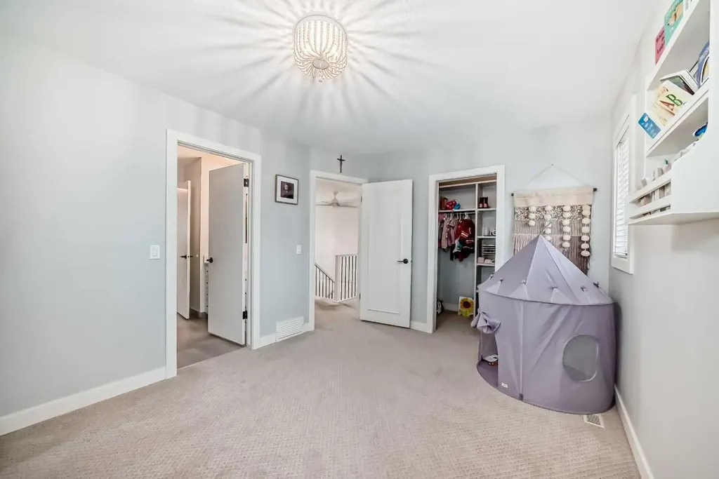 47 Canterbury Court SW Calgary AB T2W 6C2