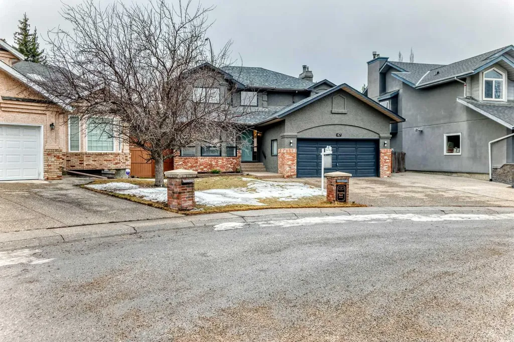 47 Canterbury Court SW Calgary AB T2W 6C2