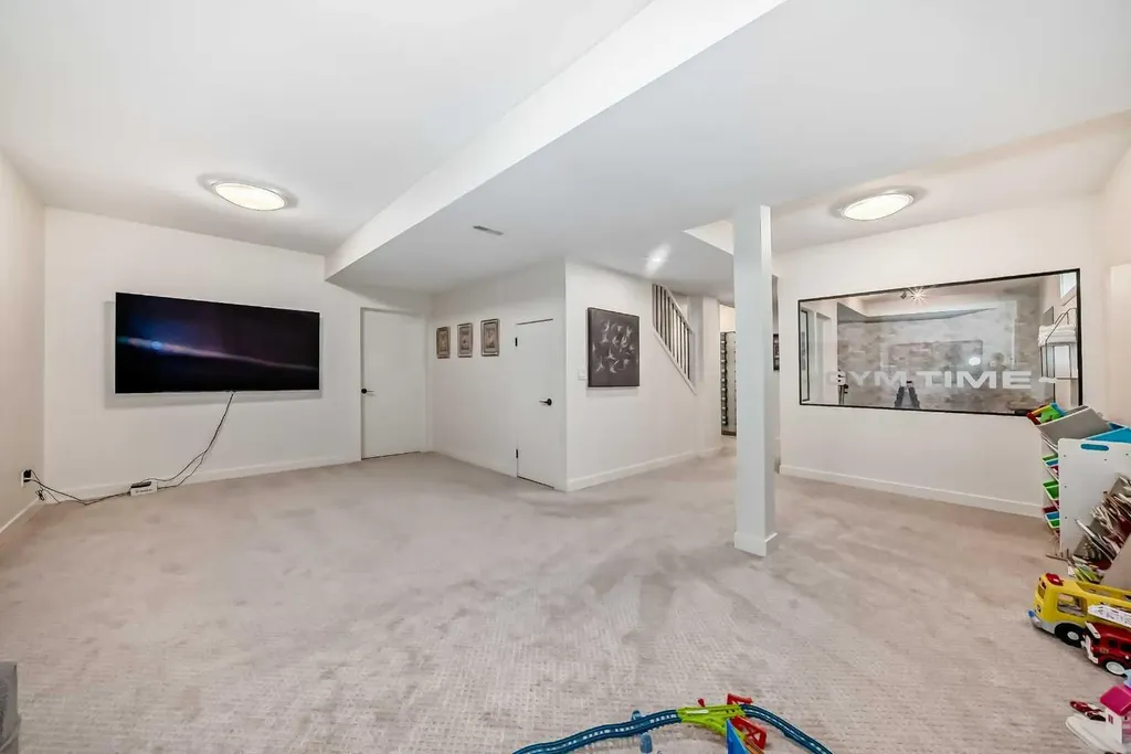 47 Canterbury Court SW Calgary AB T2W 6C2