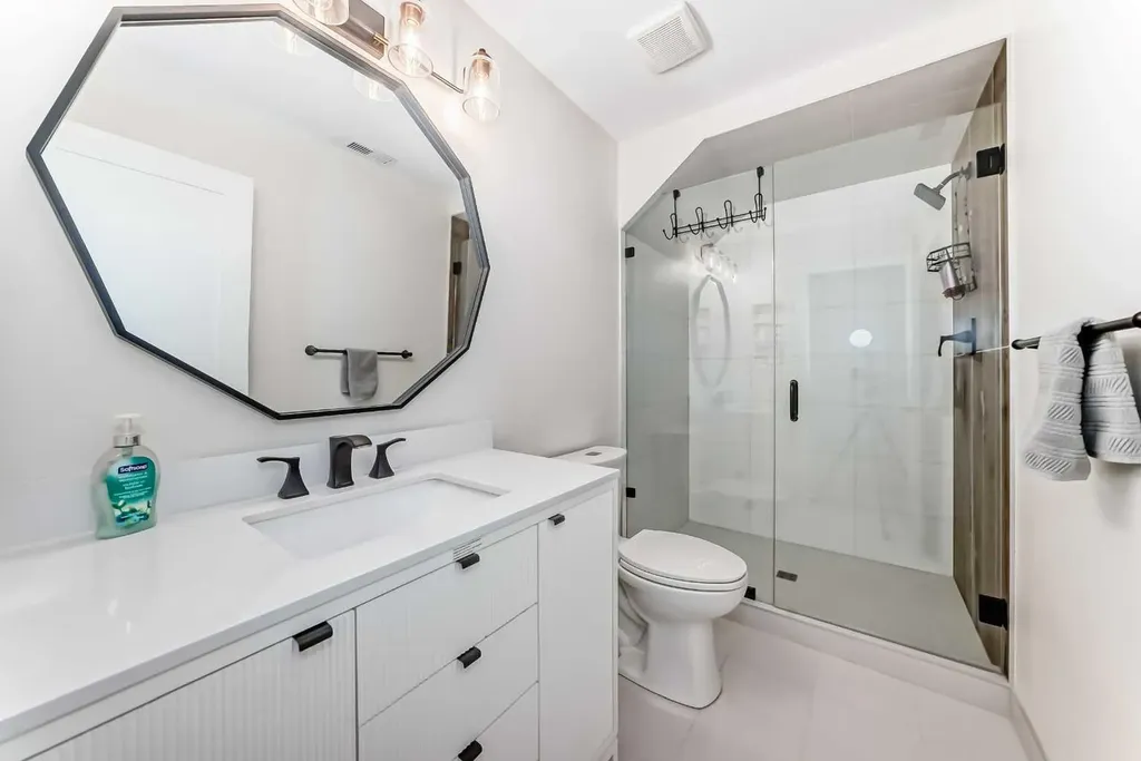 47 Canterbury Court SW Calgary AB T2W 6C2