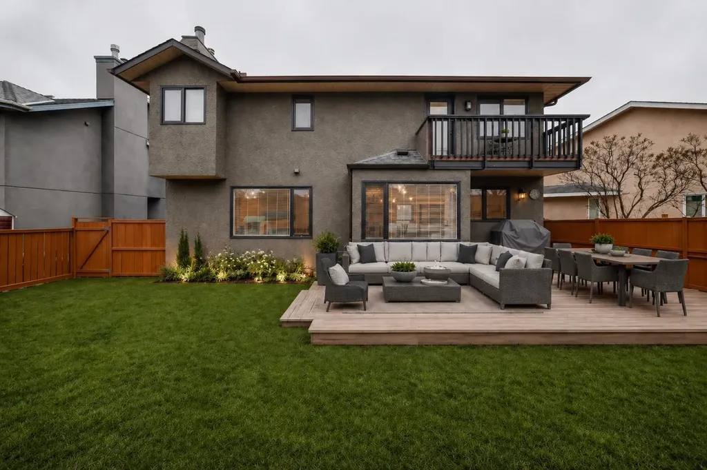 47 Canterbury Court SW Calgary AB T2W 6C2