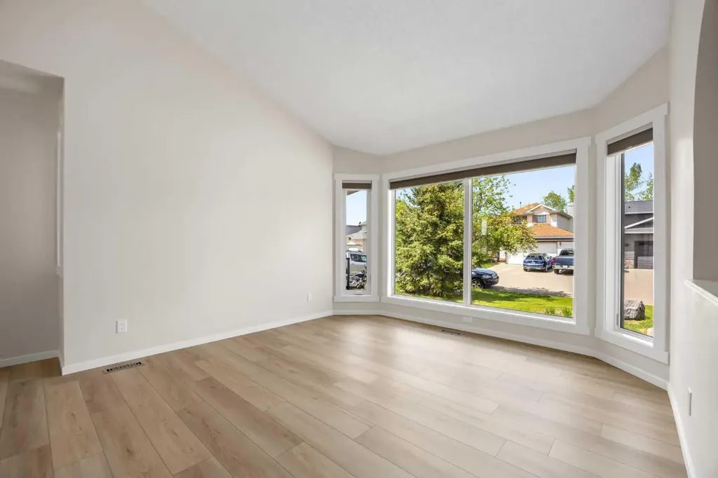 53 Riverview Close Cochrane AB T4C 1K7