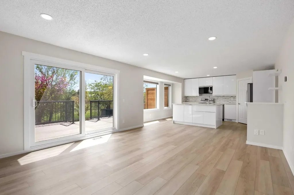 53 Riverview Close Cochrane AB T4C 1K7