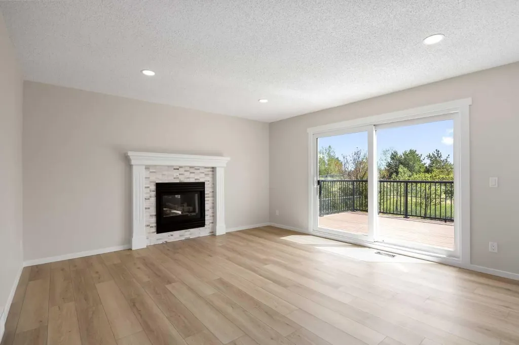 53 Riverview Close Cochrane AB T4C 1K7