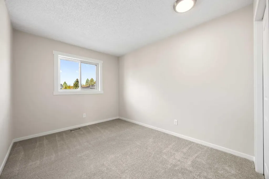 53 Riverview Close Cochrane AB T4C 1K7