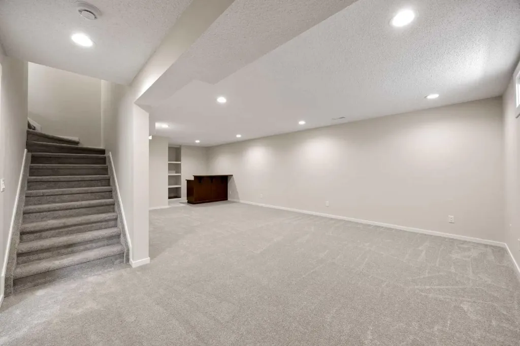 53 Riverview Close Cochrane AB T4C 1K7