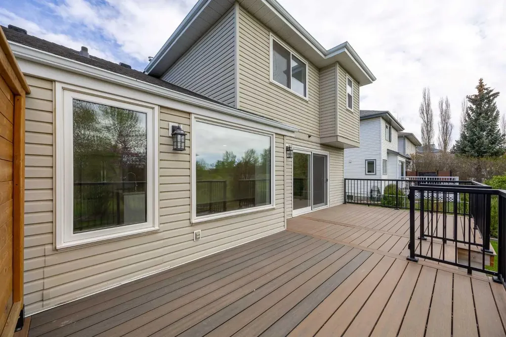 53 Riverview Close Cochrane AB T4C 1K7