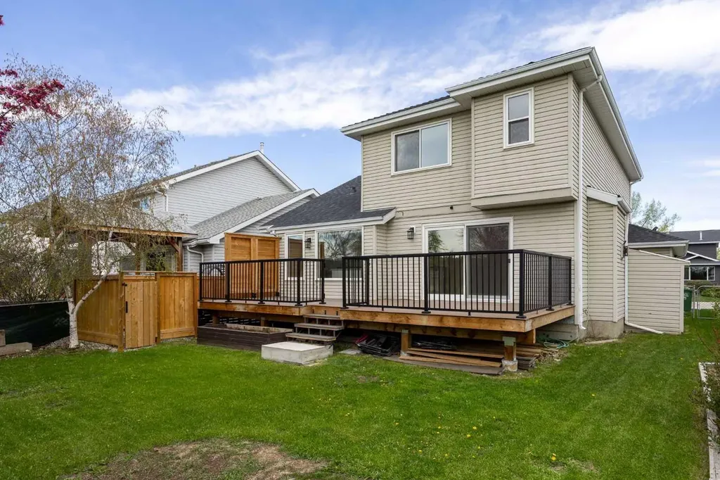 53 Riverview Close Cochrane AB T4C 1K7