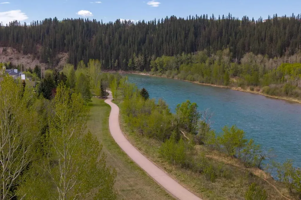 53 Riverview Close Cochrane AB T4C 1K7