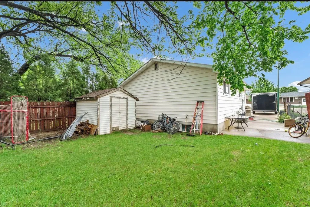 794 Black Boulevard NW Medicine Hat AB T1A 7B4