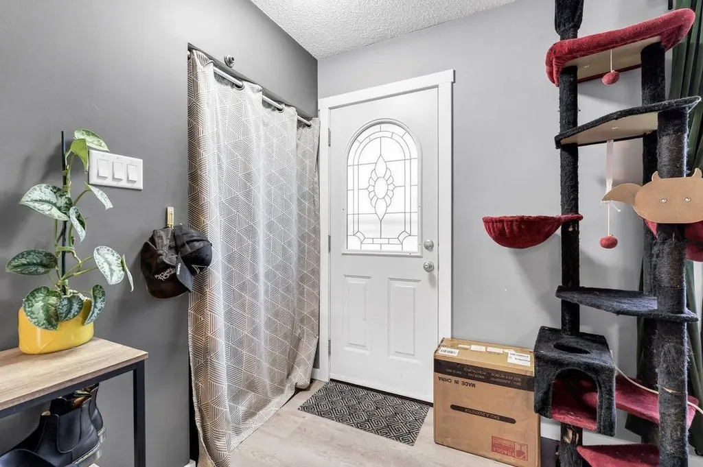 794 Black Boulevard NW Medicine Hat AB T1A 7B4