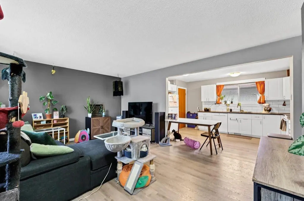 794 Black Boulevard NW Medicine Hat AB T1A 7B4