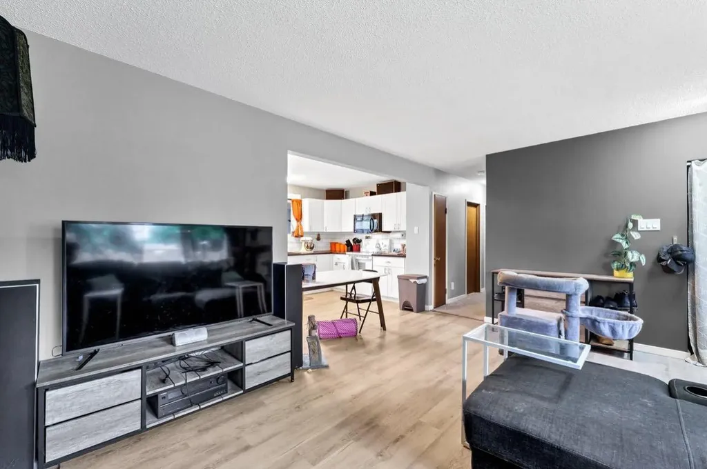 794 Black Boulevard NW Medicine Hat AB T1A 7B4