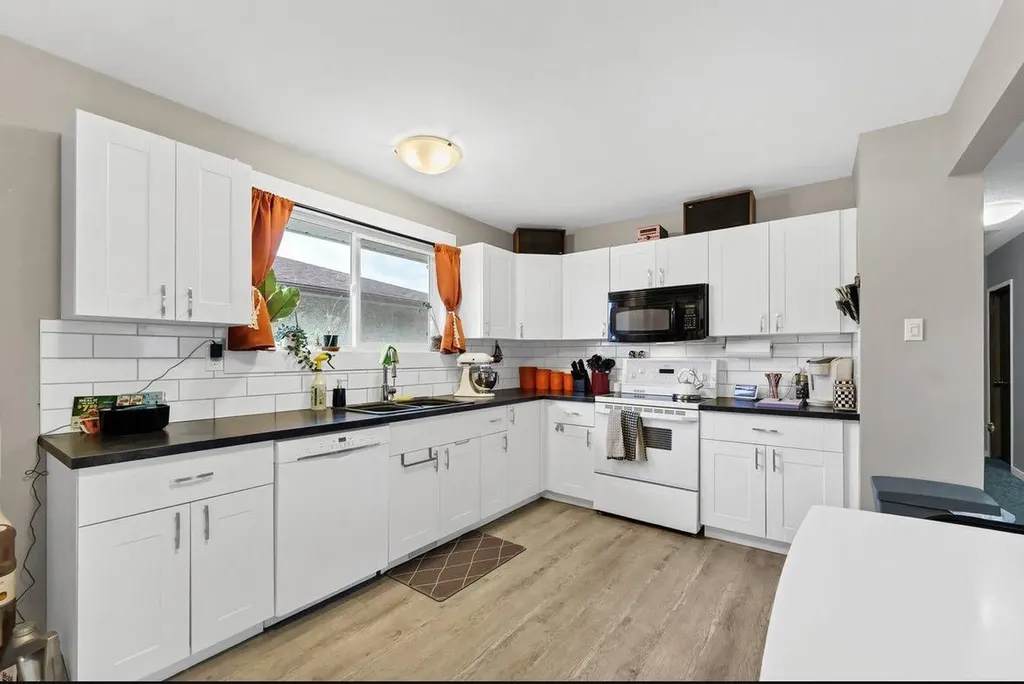 794 Black Boulevard NW Medicine Hat AB T1A 7B4