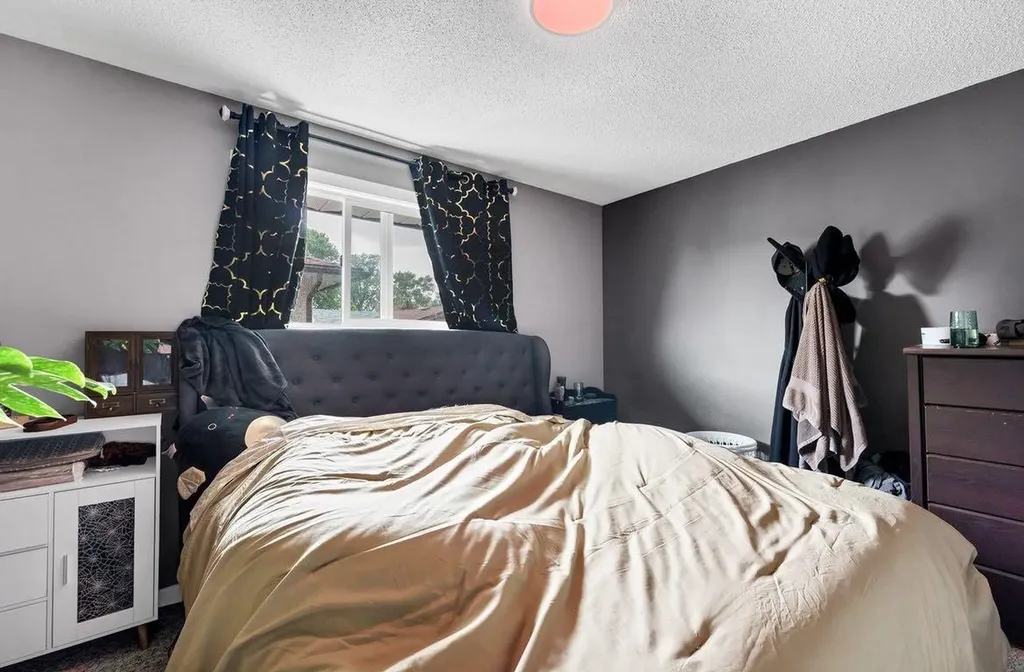 794 Black Boulevard NW Medicine Hat AB T1A 7B4