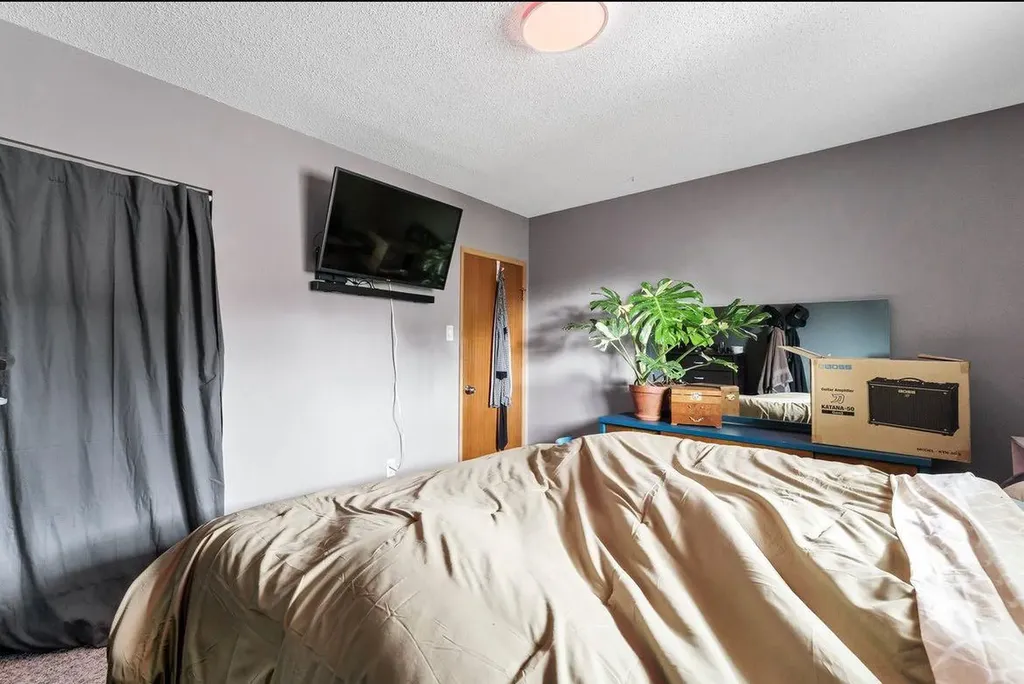 794 Black Boulevard NW Medicine Hat AB T1A 7B4