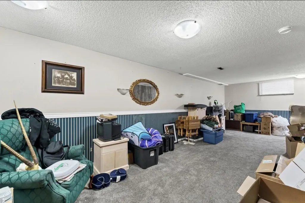 794 Black Boulevard NW Medicine Hat AB T1A 7B4