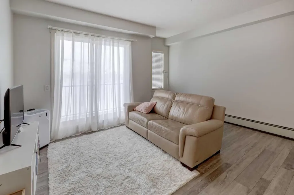 1540 Sherwood Boulevard NW Calgary AB T3R 0K5
