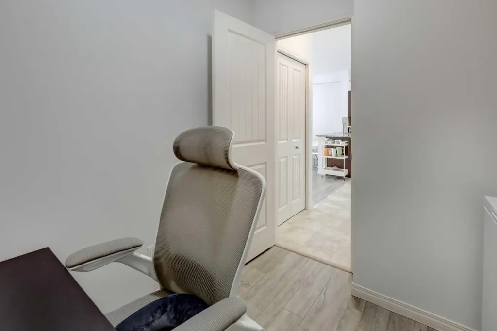 1540 Sherwood Boulevard NW Calgary AB T3R 0K5
