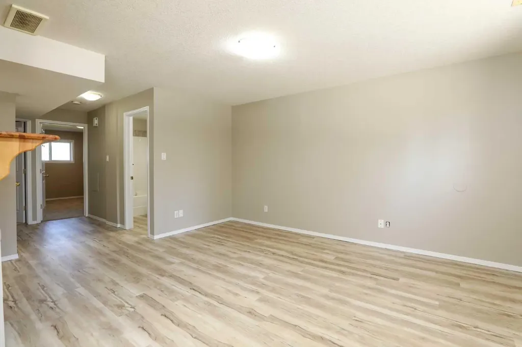 720 Heritage Boulevard W Lethbridge AB T1K 7X2