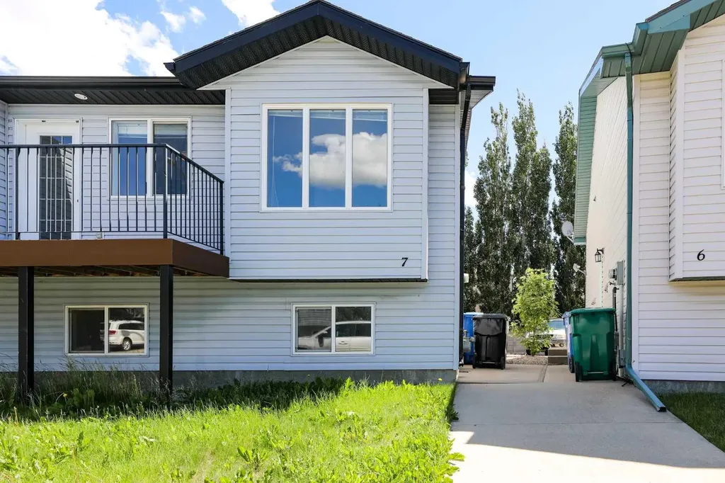 720 Heritage Boulevard W Lethbridge AB T1K 7X2